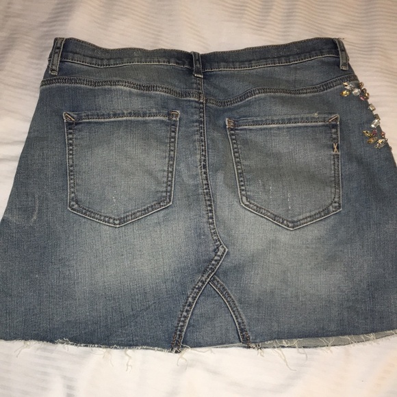 Express women’s denim Rhinestone mini skirt - Picture 7 of 8